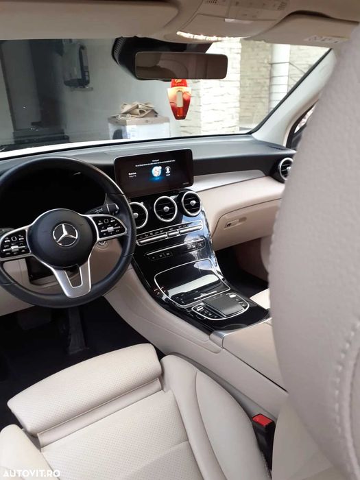 Mercedes Benz GLC 200 Benzina Mild-Hybrid, 9 viteze