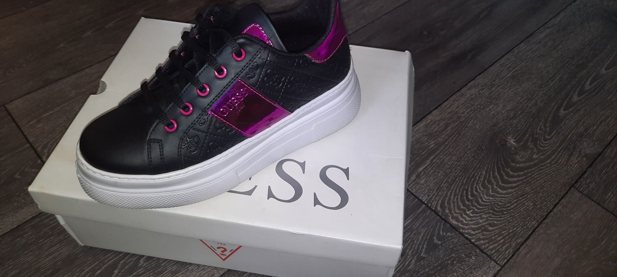 -Sneakers GUESS-