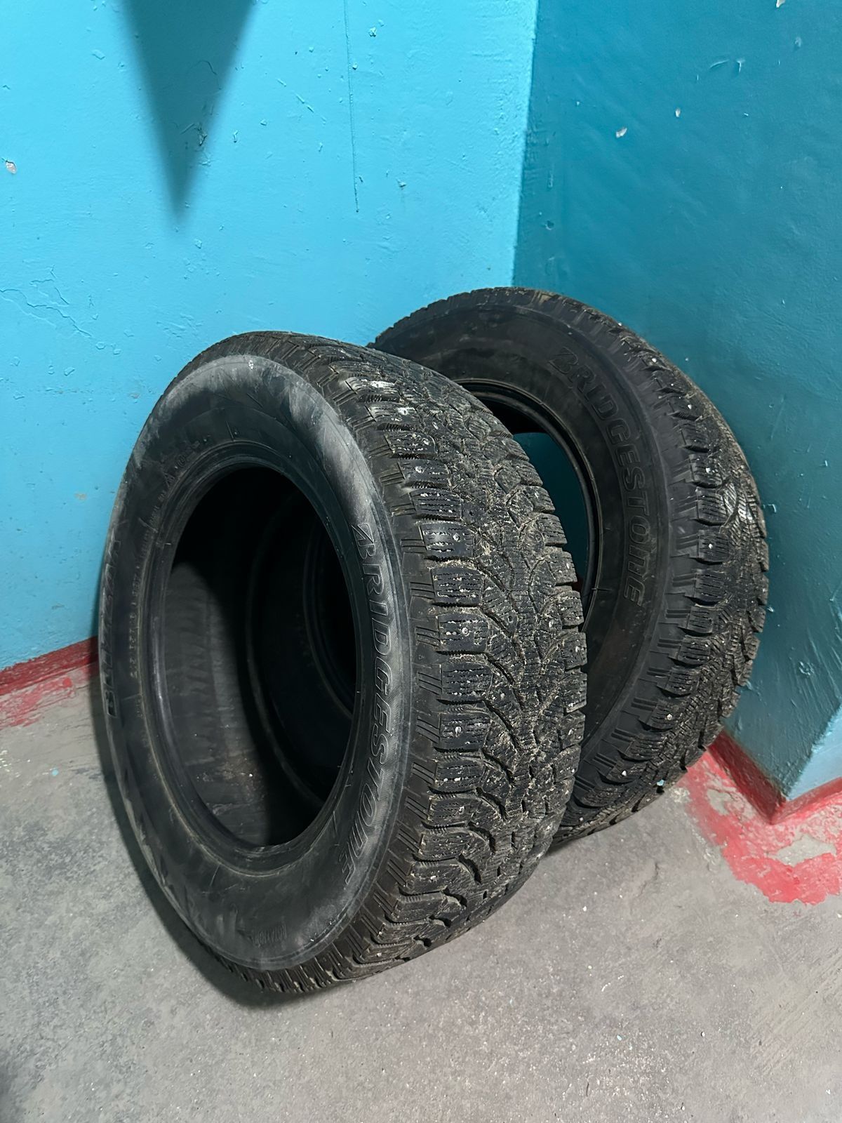 Продам зимние шины Bridgestone Blizzak