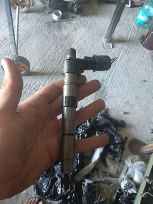 Injector Citroen C5 C crosser Mitsubishi outlander 2.2 diesel Euro4