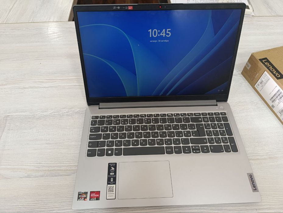Lenova ноутбук янги