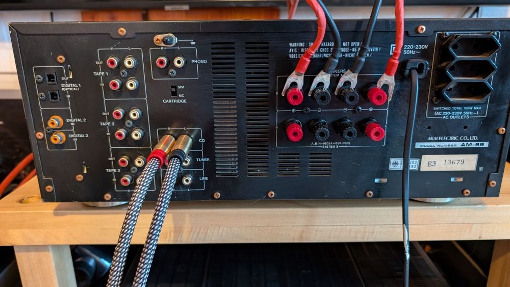 Akai am 69 ( schimb) cap de serie , dac integrat, telecomanda