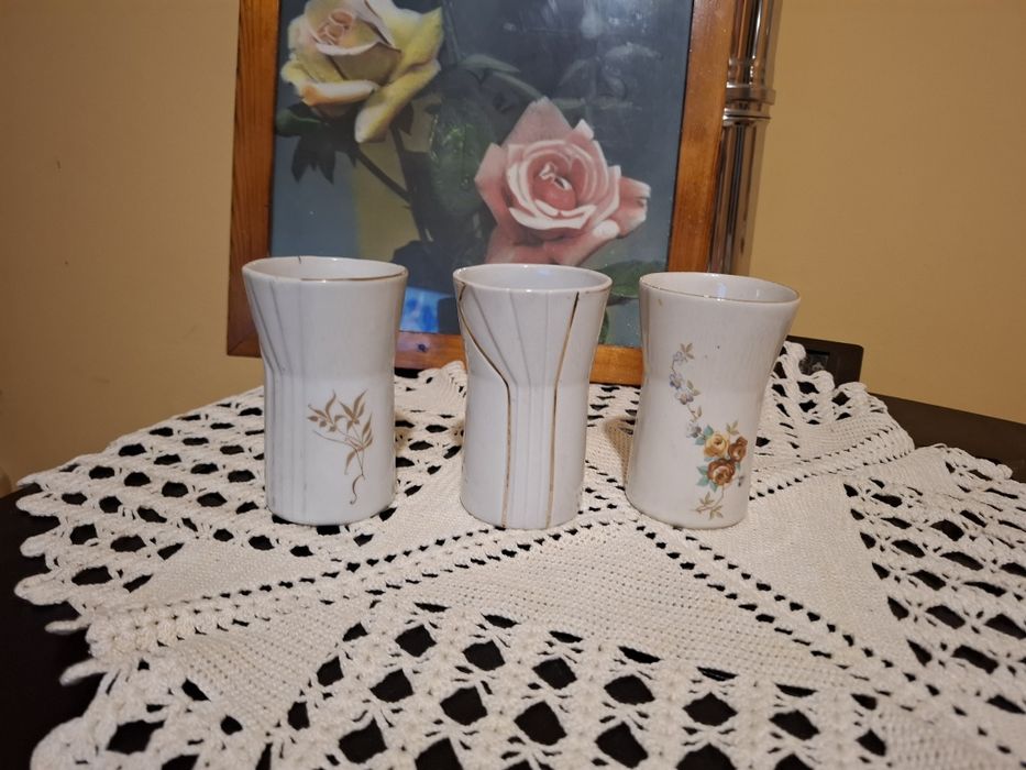 Лат малки  вазички