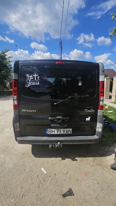 Renault trafic 2.0 90 cp 9 locuri