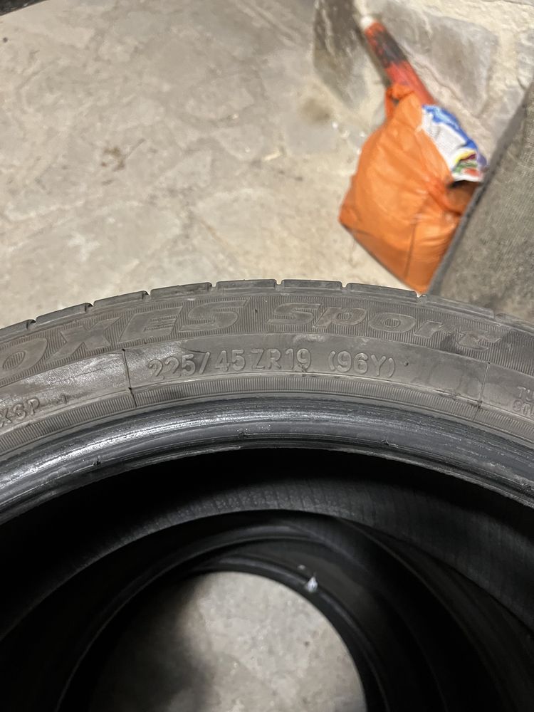 TOYO 225/45 R19-летни