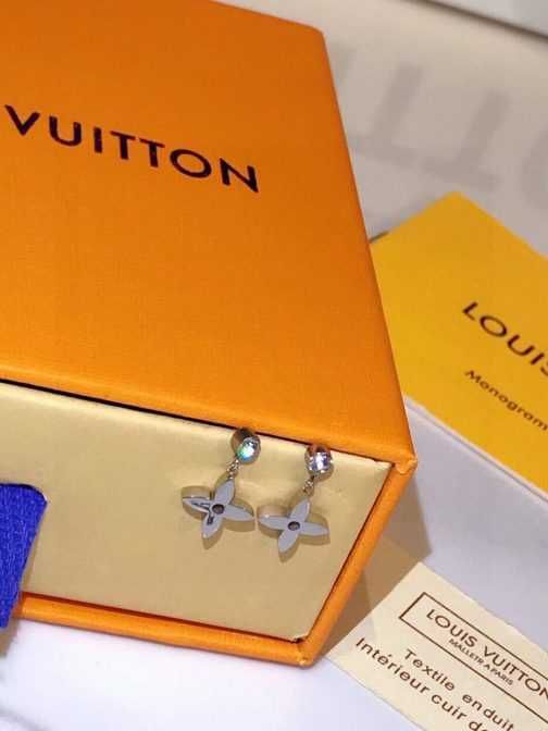 Cercei Louis Vuitton 230402