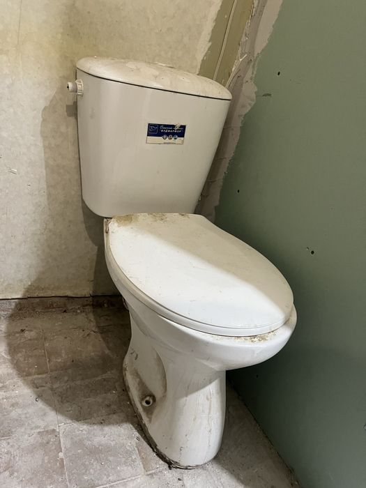 Унитаз сатылады.