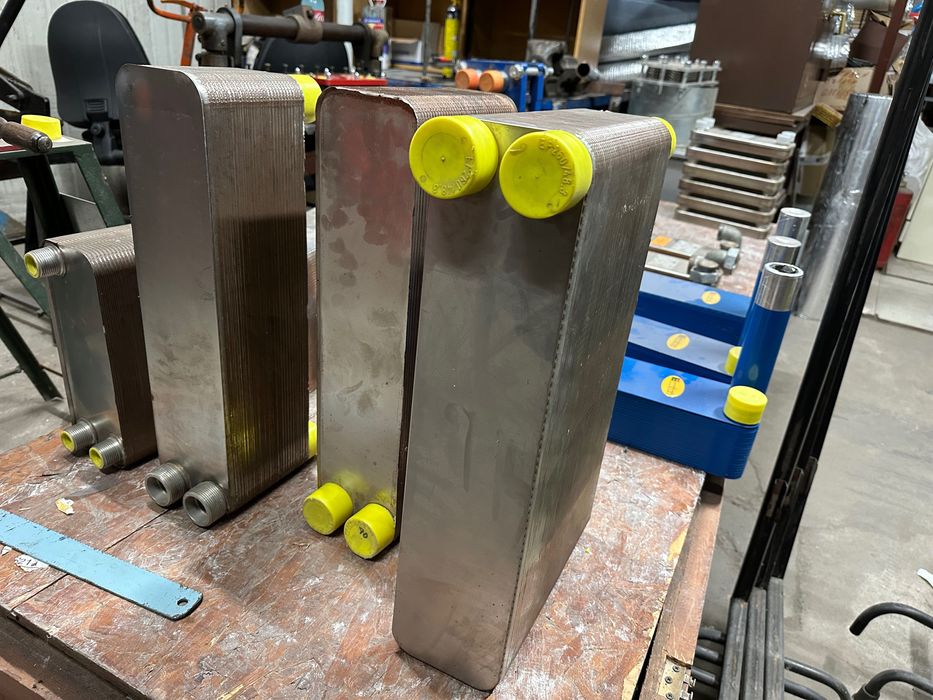 Топлообменници(споени) налични,чисто нови,едноходови PN30 bar.