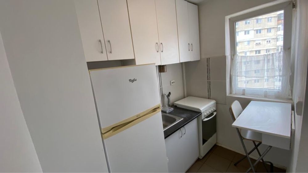 Inchiriez garsoniera in  Micro 3