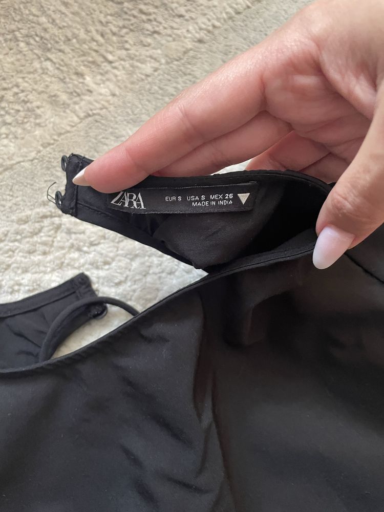 Рокля с гол гръб Zara