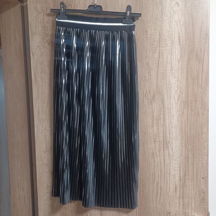 Пола Mango, Гащеризон H & M