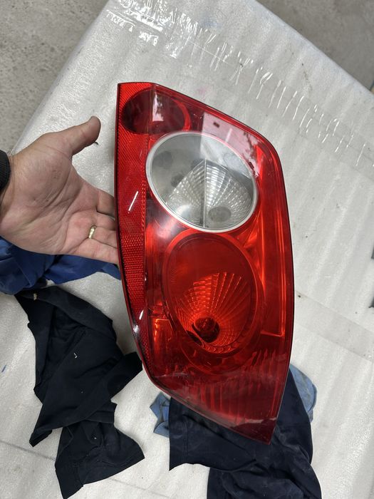 Stop dreapta renault megane 2.cod:8200142687.