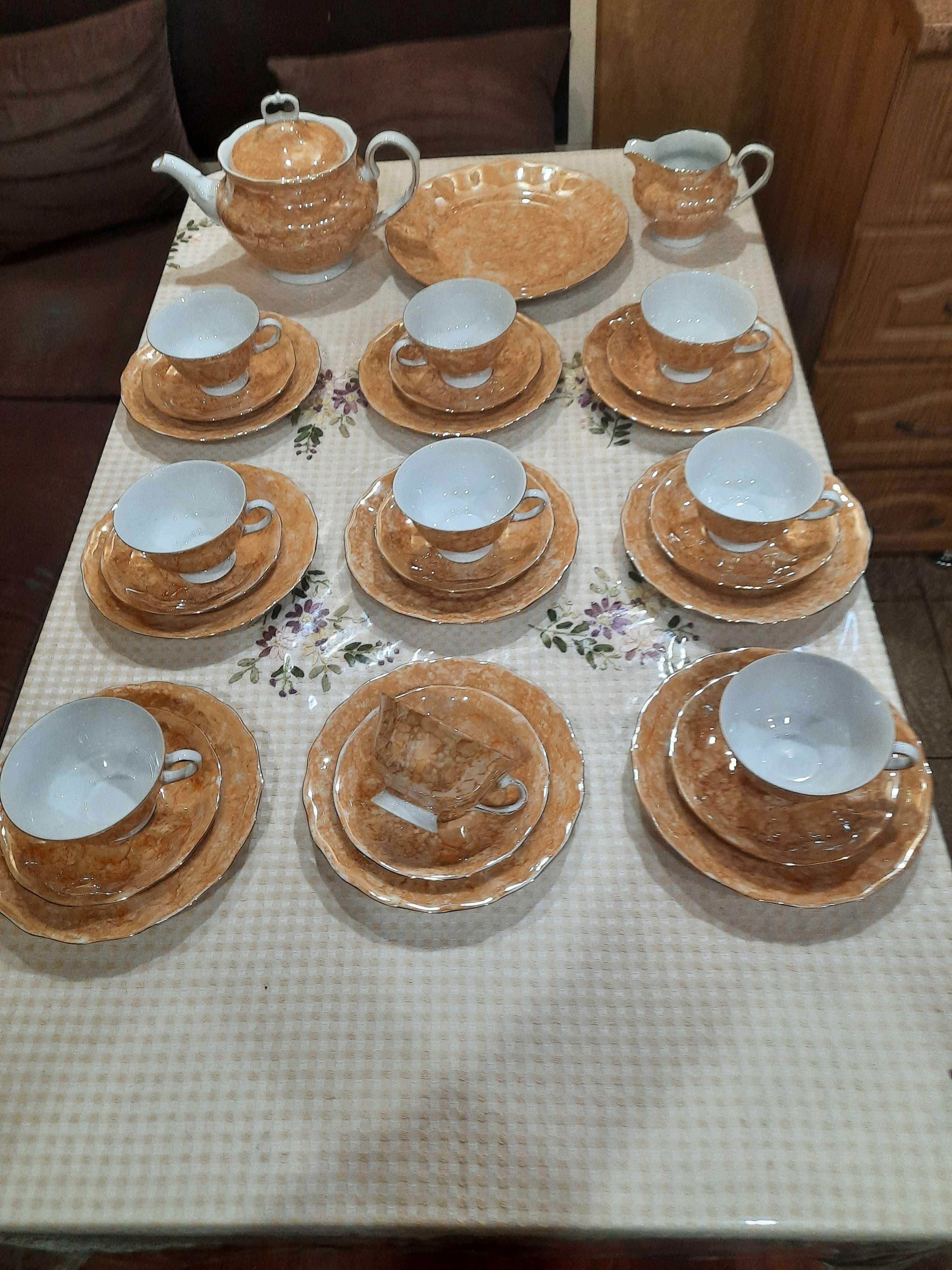 Польский, абсолютно новый, чайный,  перламутровый сервиз на  9 персон
