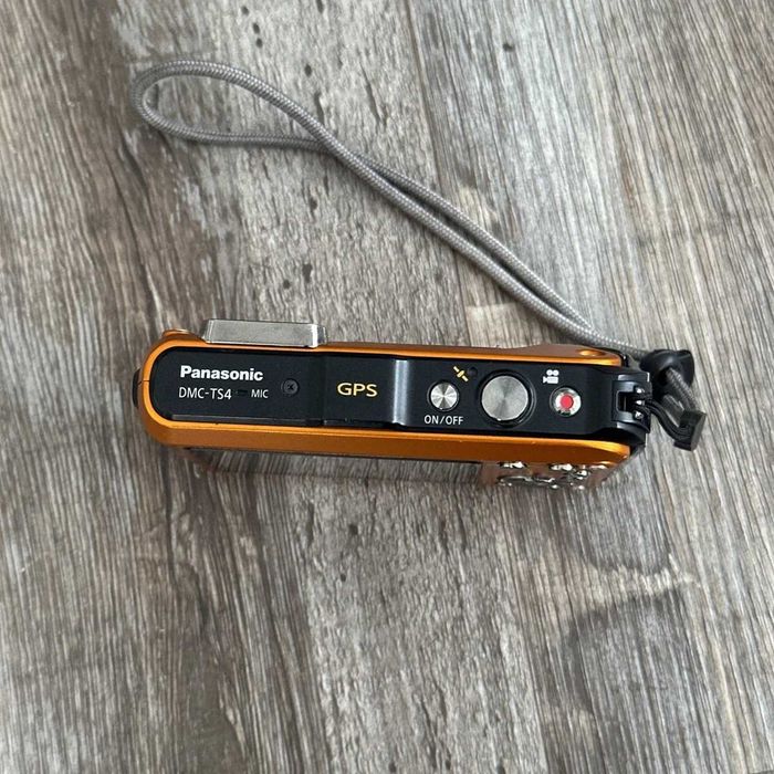 Camera foto subacvatica Panasonic TS4 ca NOUĂ cablu charger baterie