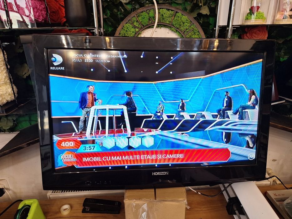 Vand televizor Lcd Horizon 80cm model 32H300 NU ESTE SMART!