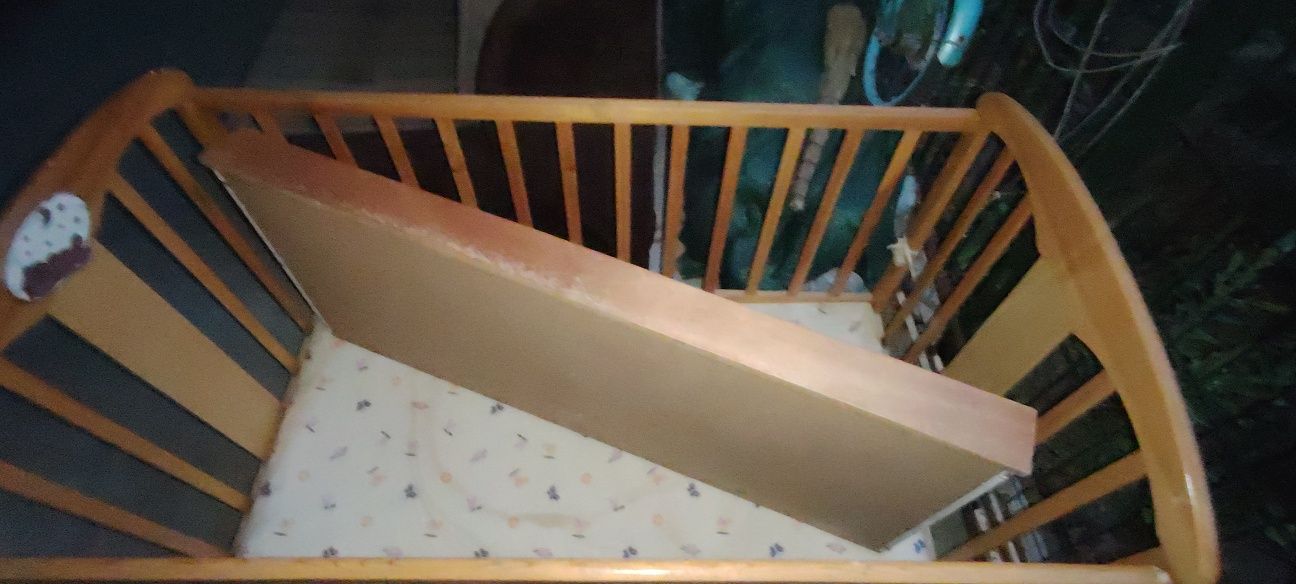 Продам детскую кроватку