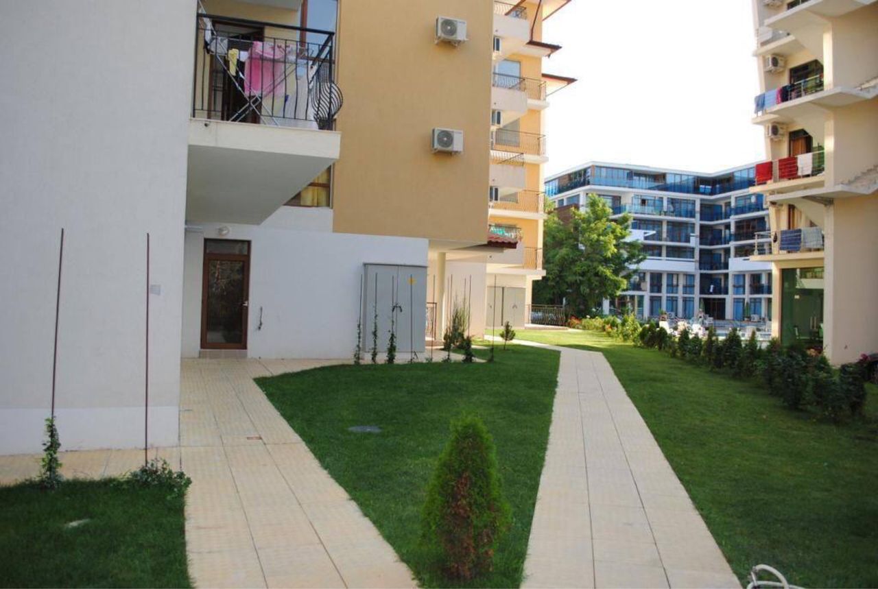 Продава се Двустаен апартамент в к.к. Слънчев бряг - 60 кв.м за 1034 €/кв.м - Снимка #4
