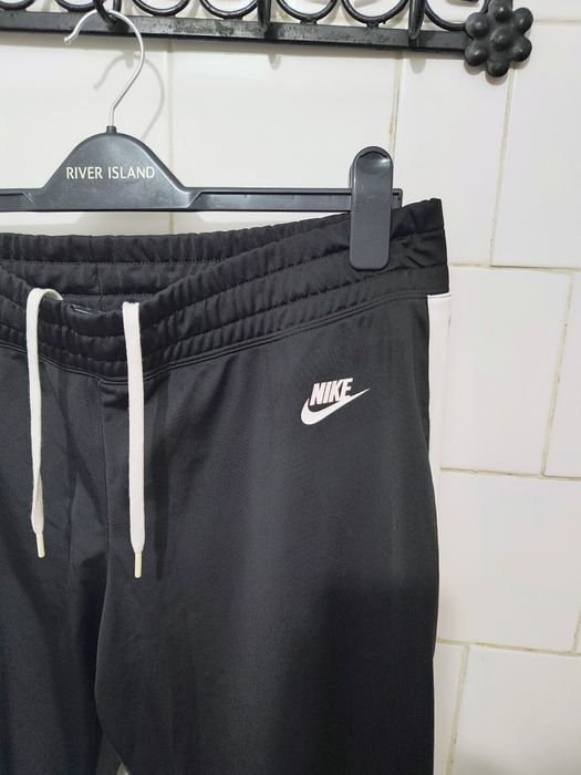 Pantaloni trening marca Nike mărime xl culoare neagra