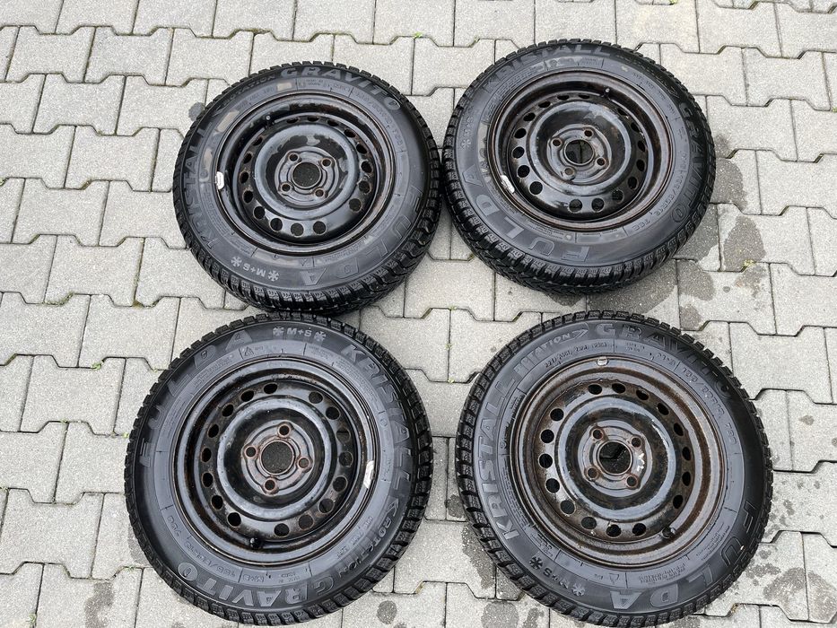 Vând anvelope+jante de tablă dimensiune 155/80/R13