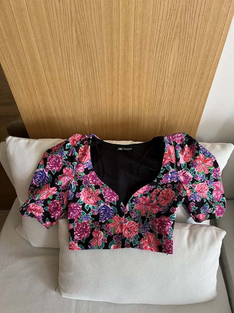 Блуза с буфан ръкав Zara