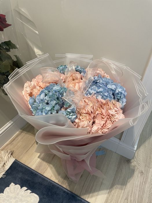 Продается свежий букет цветов Гортензия