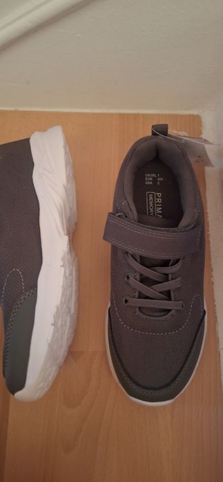 Încălțăminte sport NOI mărimea 33 / 34