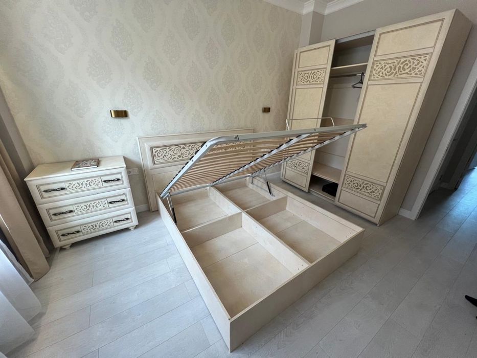 Спальный гарнитур