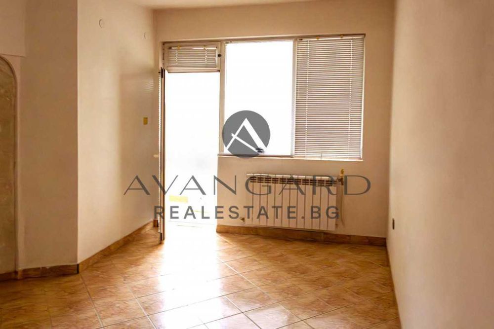 Продава се Тристаен апартамент в Пловдив, Тракия - 72 кв.м за 1729 €/кв.м - Снимка #1