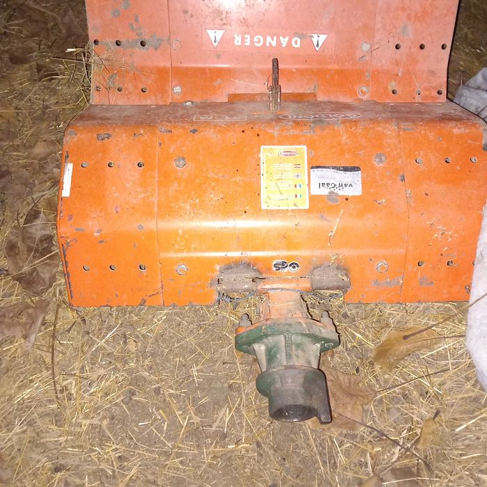 Motoagricola ferari și  freză după motocultor goldoni