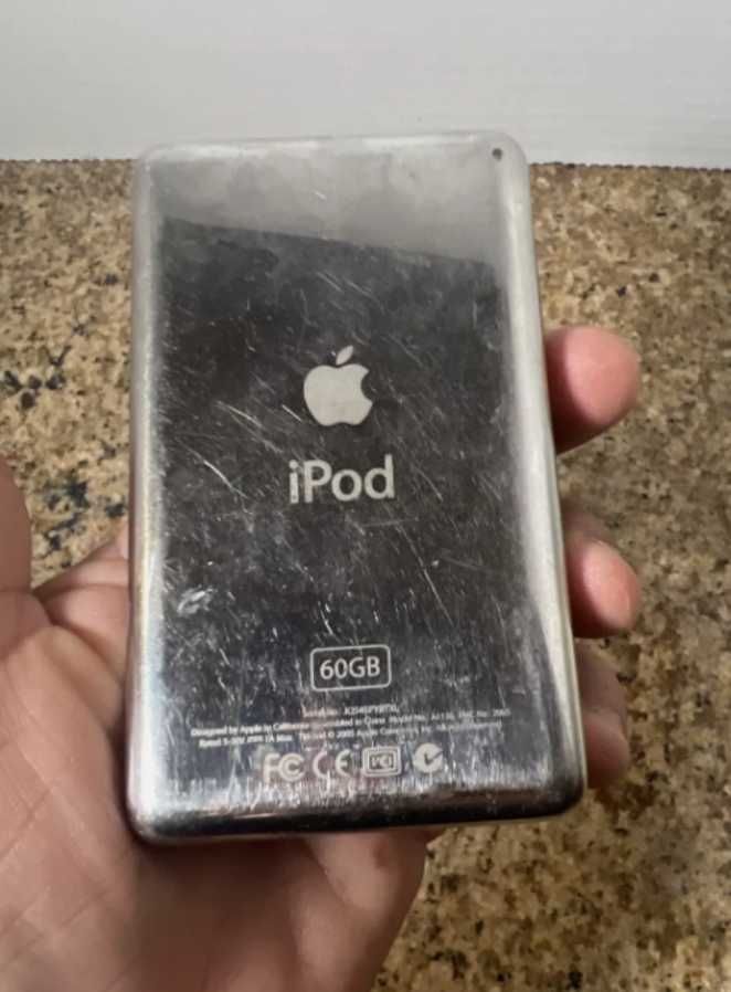 Apple iPod Classic 60GB mp3 плеер