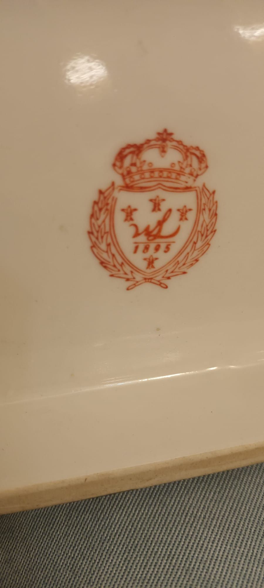 Dagoty,Obiect vechi din porțelan, Semnat!