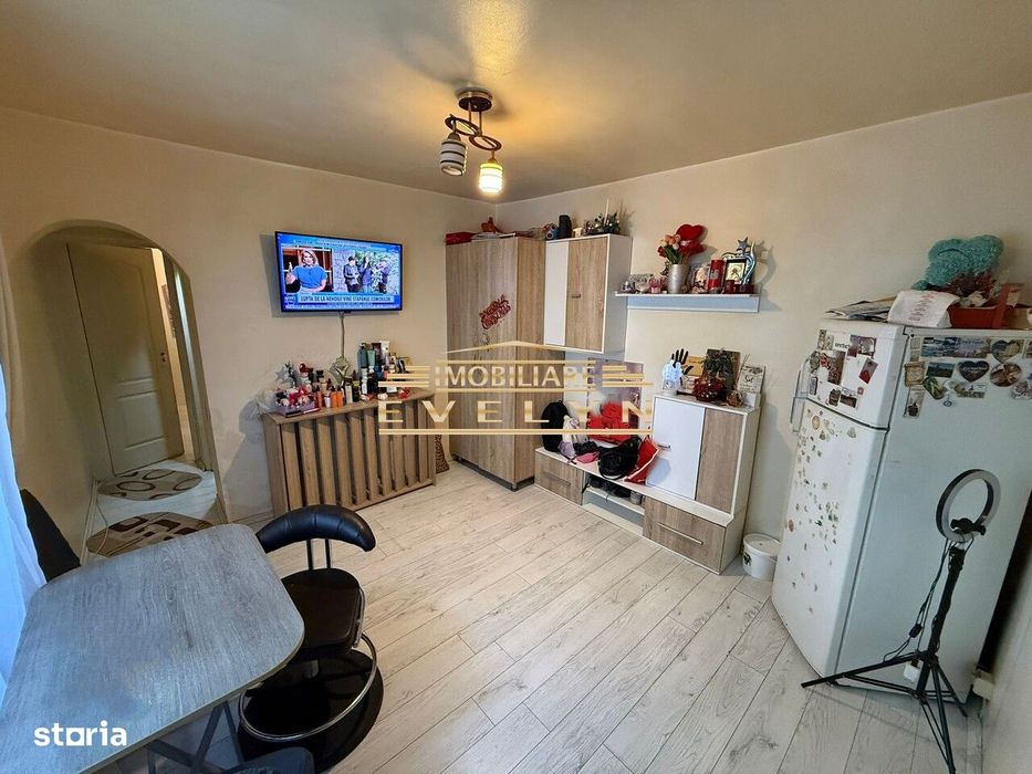 De vânzare apartament 3 camere, Aleea Pinului ( Scoala 7 )
