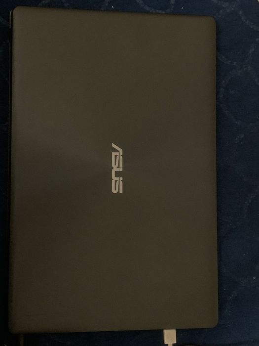 Noutbook Asus i5