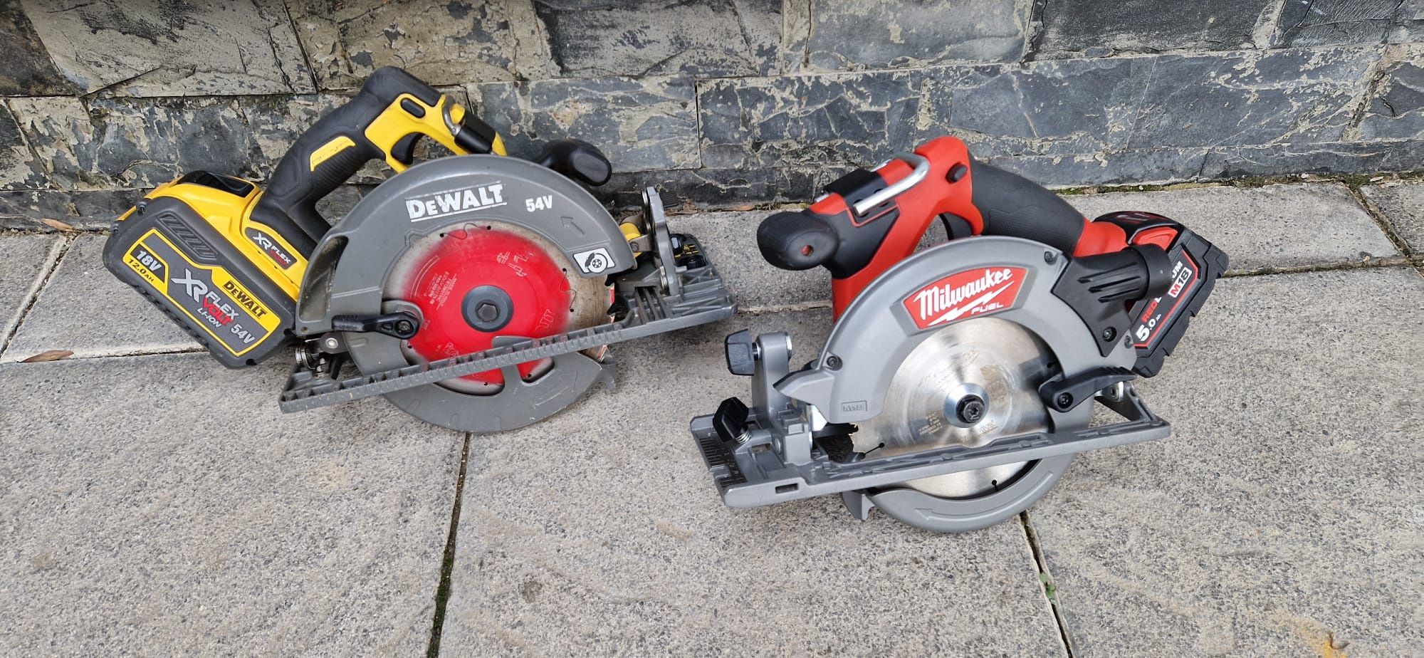 Dewalt ,Milwaukee circular pe acumulator