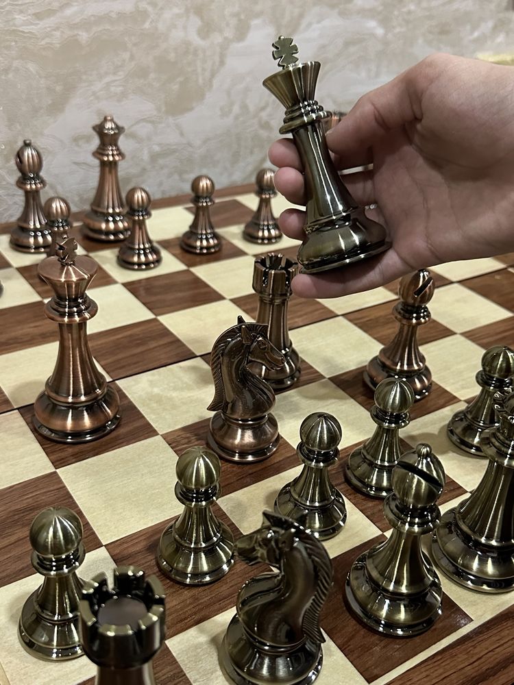 Шикарные шахматы , отличный подарок