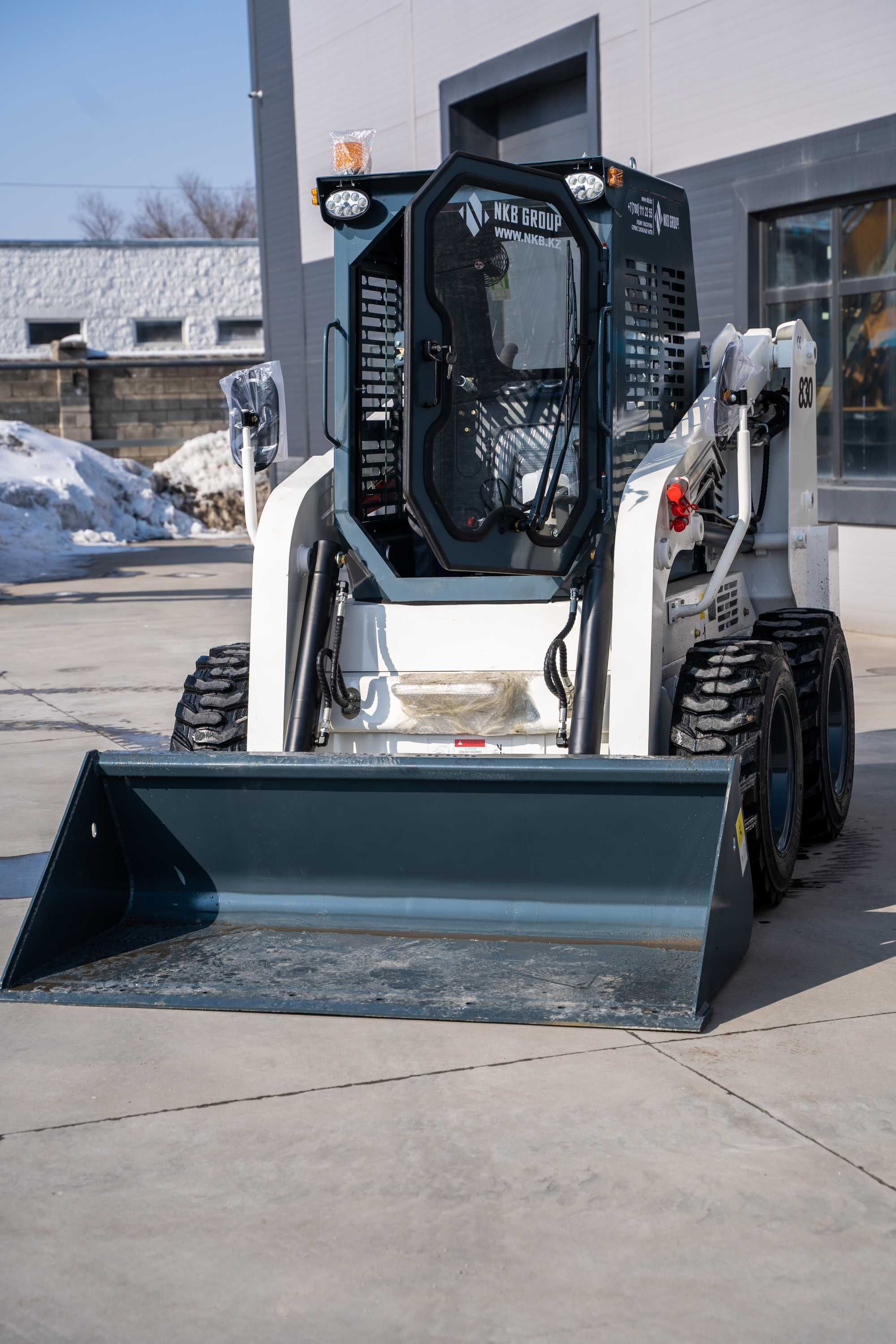 Мини фронтальный погрузчик Wecan WT 830