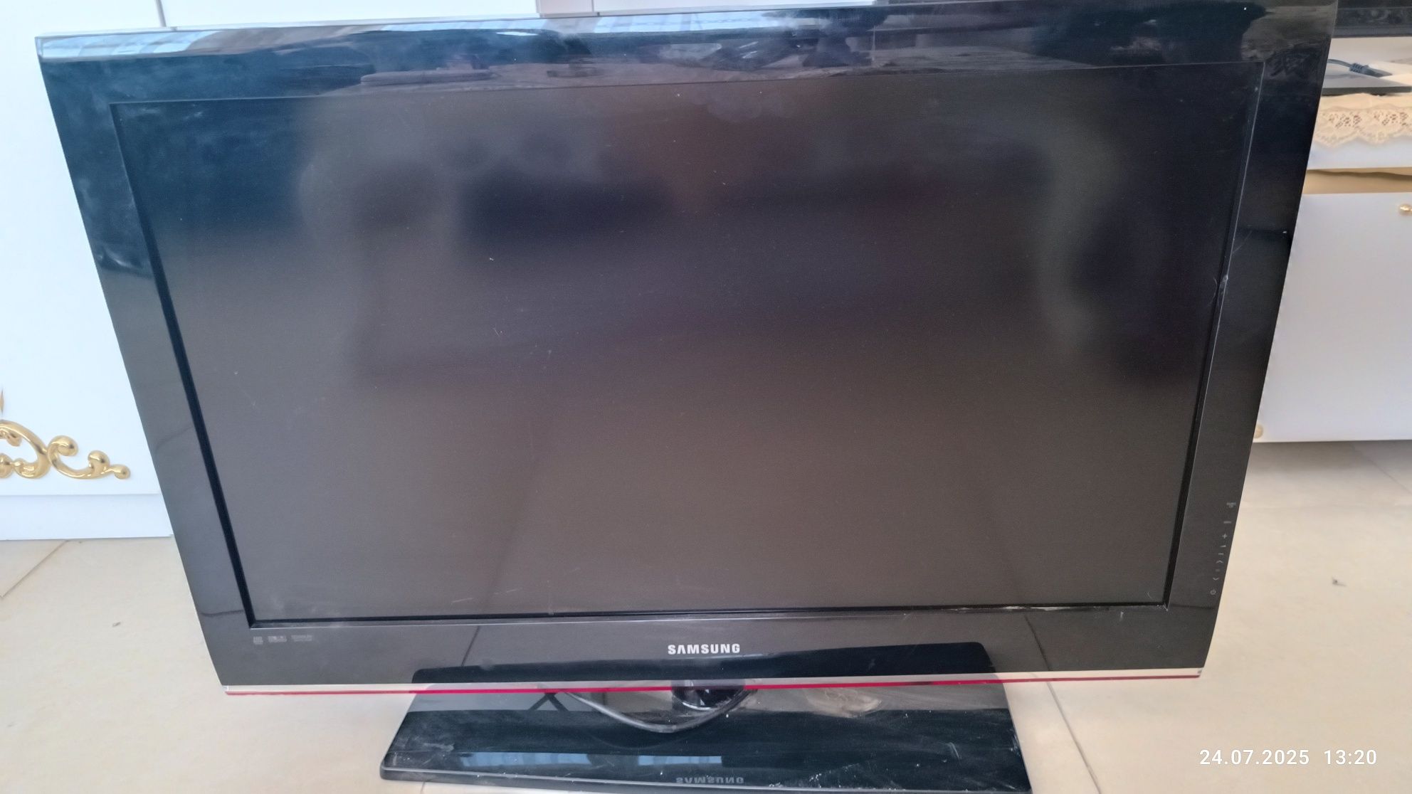 Телевизор 42 Zoll Blaupunkt и Samsung