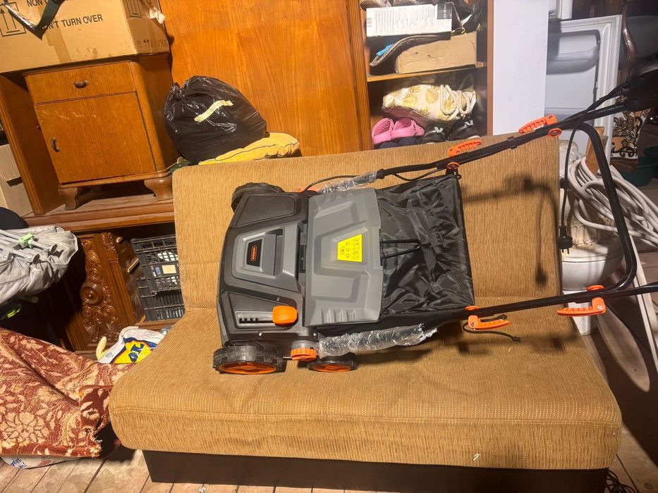 Masina curatat in gradini si gazon