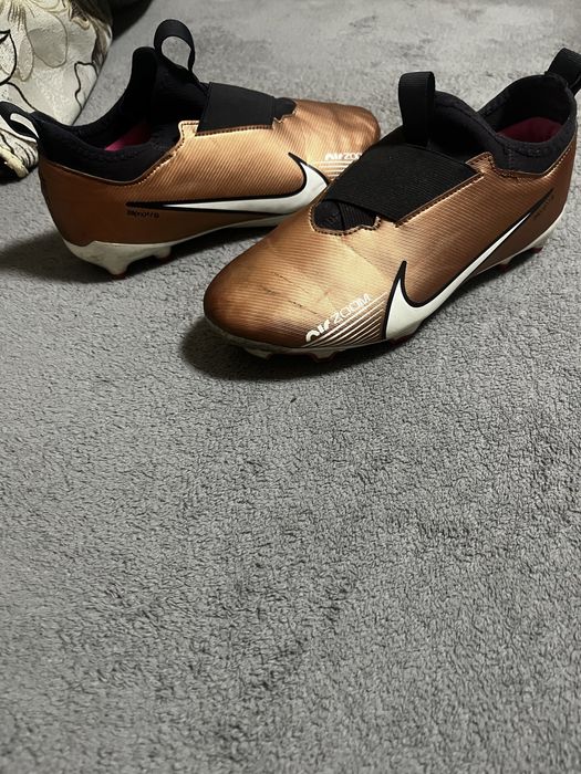 Ghete de fotbal nike