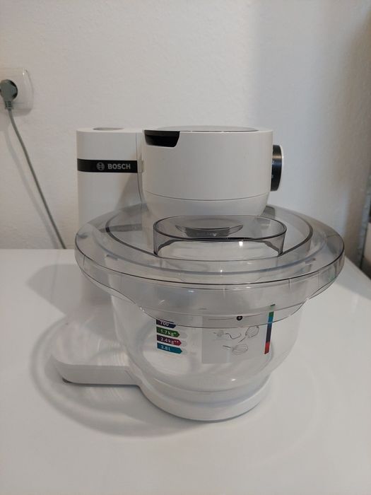 Robot de bucătărie BOSCH, 3.8l, 700W, 4 trepte de viteză