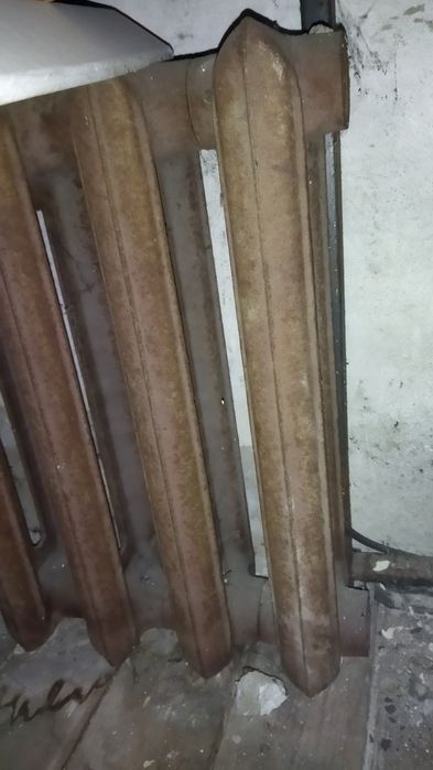 Батарея отопления, чугунная, новая, 7 секций.