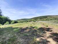 Teren de vânzare – 2800 mp +  o parte mica din intrarea în pădure.