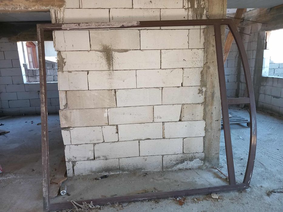 Vând doua uși de termopan plus rama