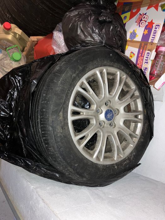 Jante  Ford cu cauciucuri bune