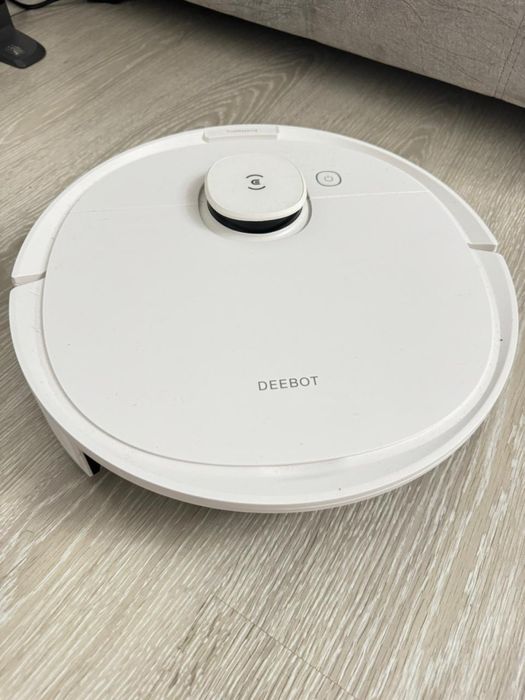 Продам робот пылесос deebot