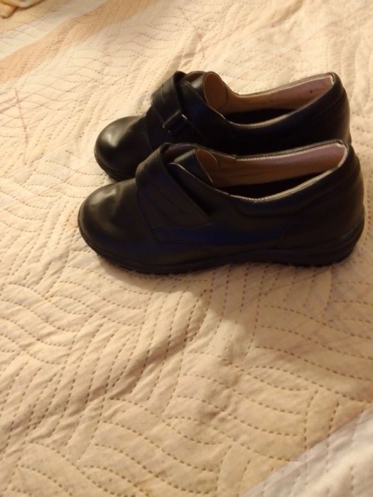 Черни ортопедични обивки