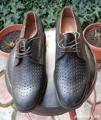 Vand pantofi barbati clasici de vara, piele naturala-model f.rezistent