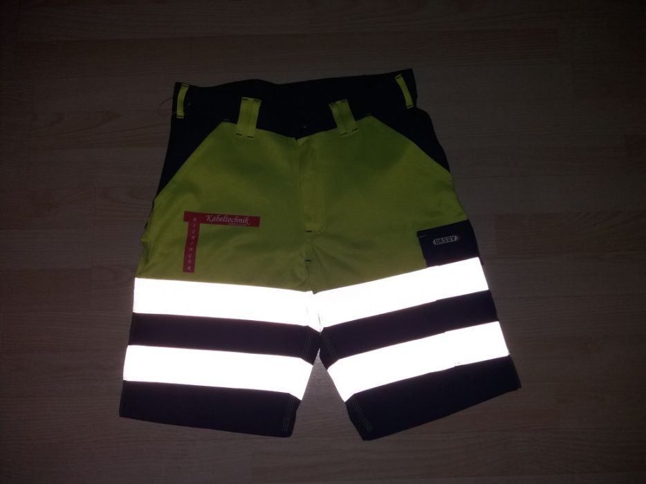 Pantalon scurt Dassy
