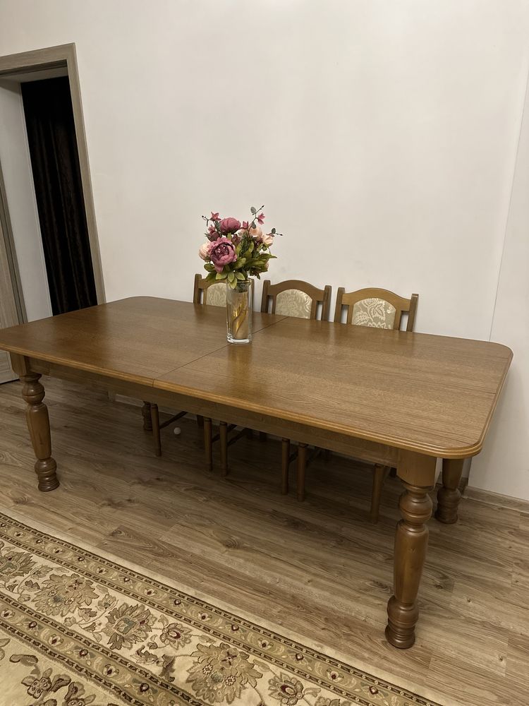 Продам стол в гостинную без стульев производство Белоруссия