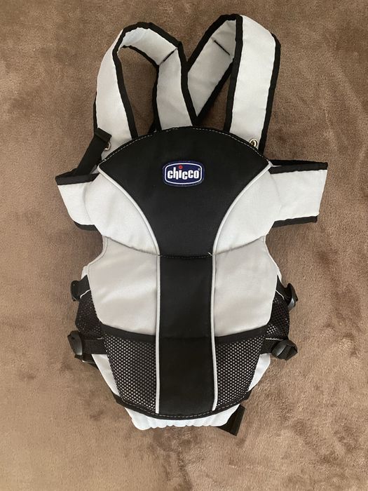 Marsupiu Chicco + Babynest Cadou